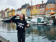 Load image into Gallery viewer, Army Skull and Crossbones Sweatshirt
